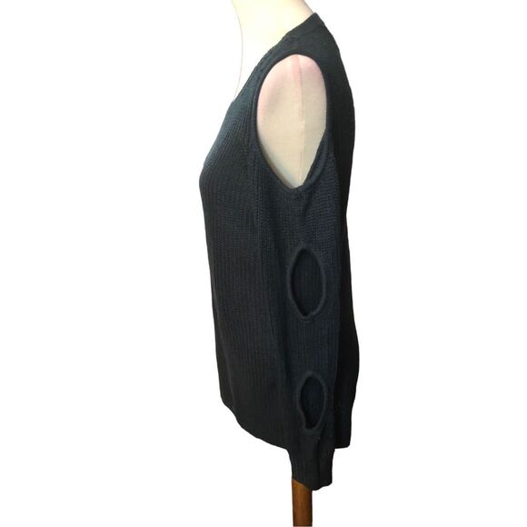 Lovemarks Anthropologie Lovemarks green loose knit sweater long sleeves with hol - Picture 2 of 9